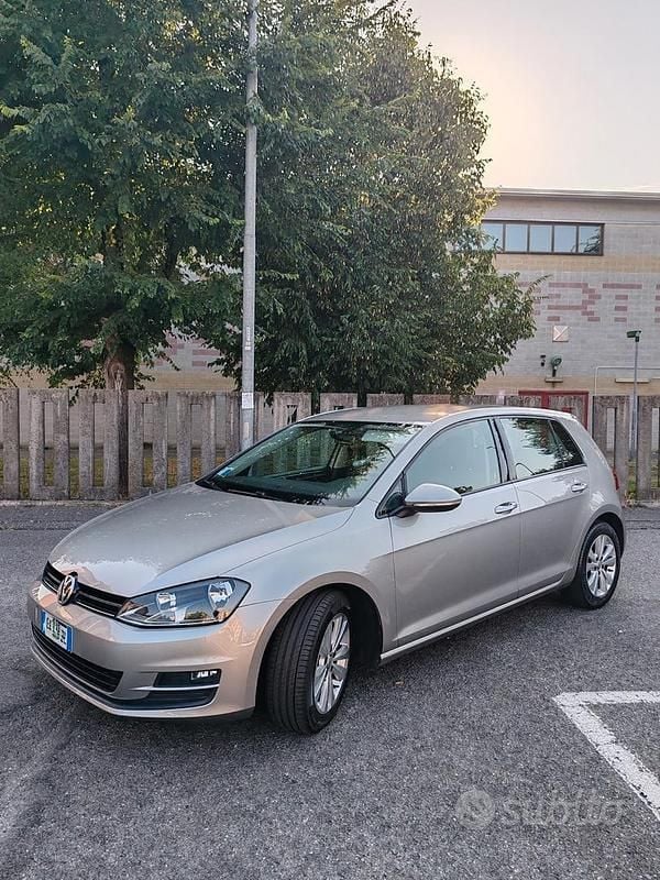 Usata VW Golf VII Comfortline 105 CV (77 kW) 2013 Berlina