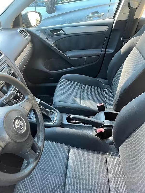 Usata VW Golf VI Trendline 80 CV (58 kW) 2011 Nero Utilitaria