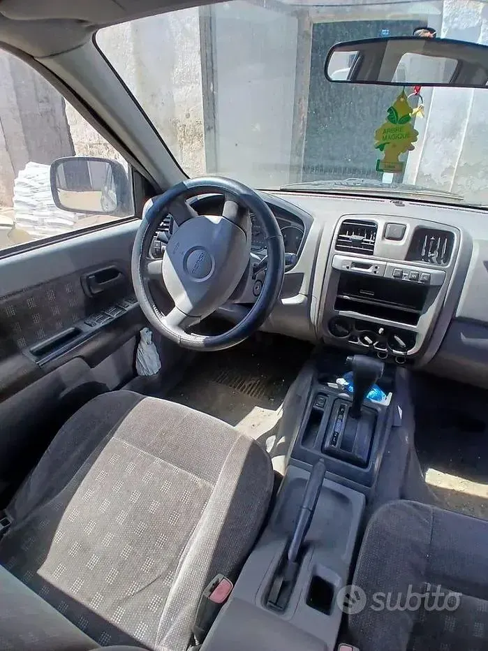 Usata Isuzu D-Max 131 CV (96 kW) 2006 Blu Cabrio