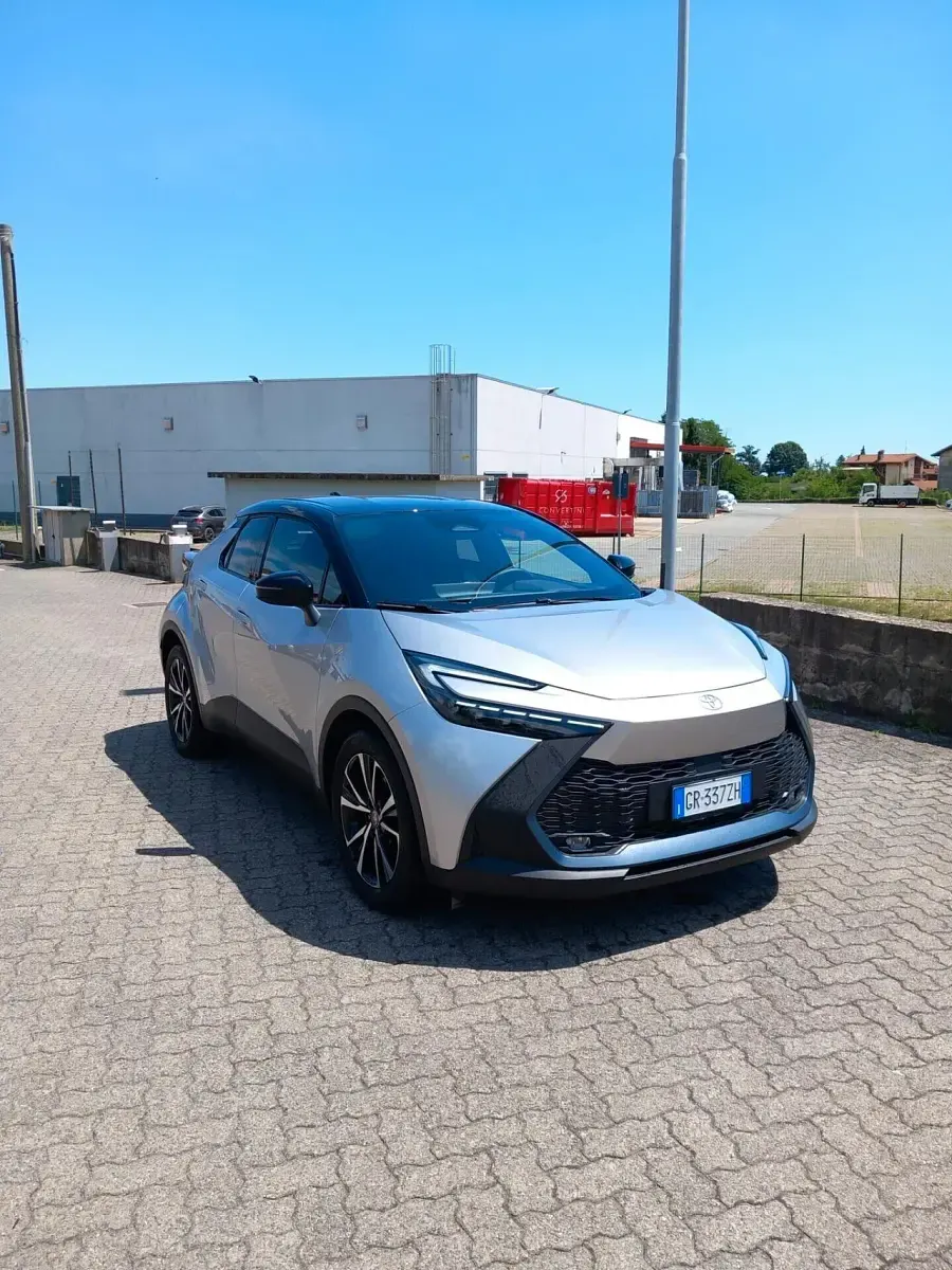 Usata Toyota C-HR Trend 152 CV (111 kW) 2024 Argento SUV