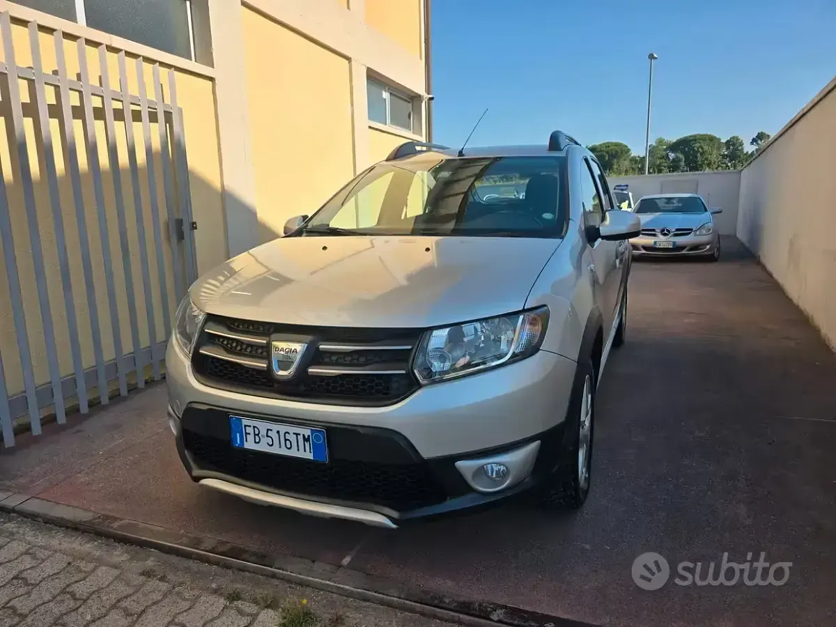 Usata Dacia Sandero Stepway 90 CV (66 kW) 2016 Grigio Berlina