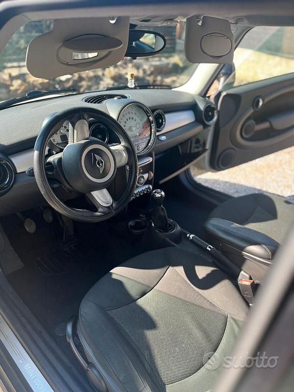 Usata Mini Cooper 109 CV (80 kW) 2009 Bianco Utilitaria