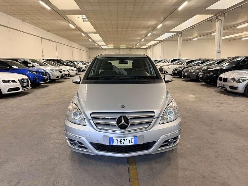 Usata Mercedes B180 Chrome 116 CV (85 kW) 2009 Argento Monovolume