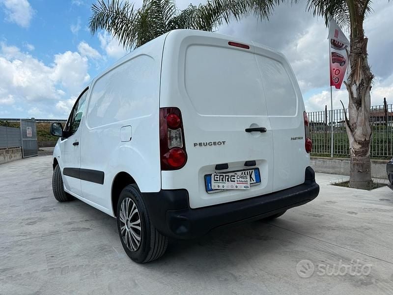 Usata Peugeot Partner 75 CV (55 kW) 2015 Bianco Monovolume