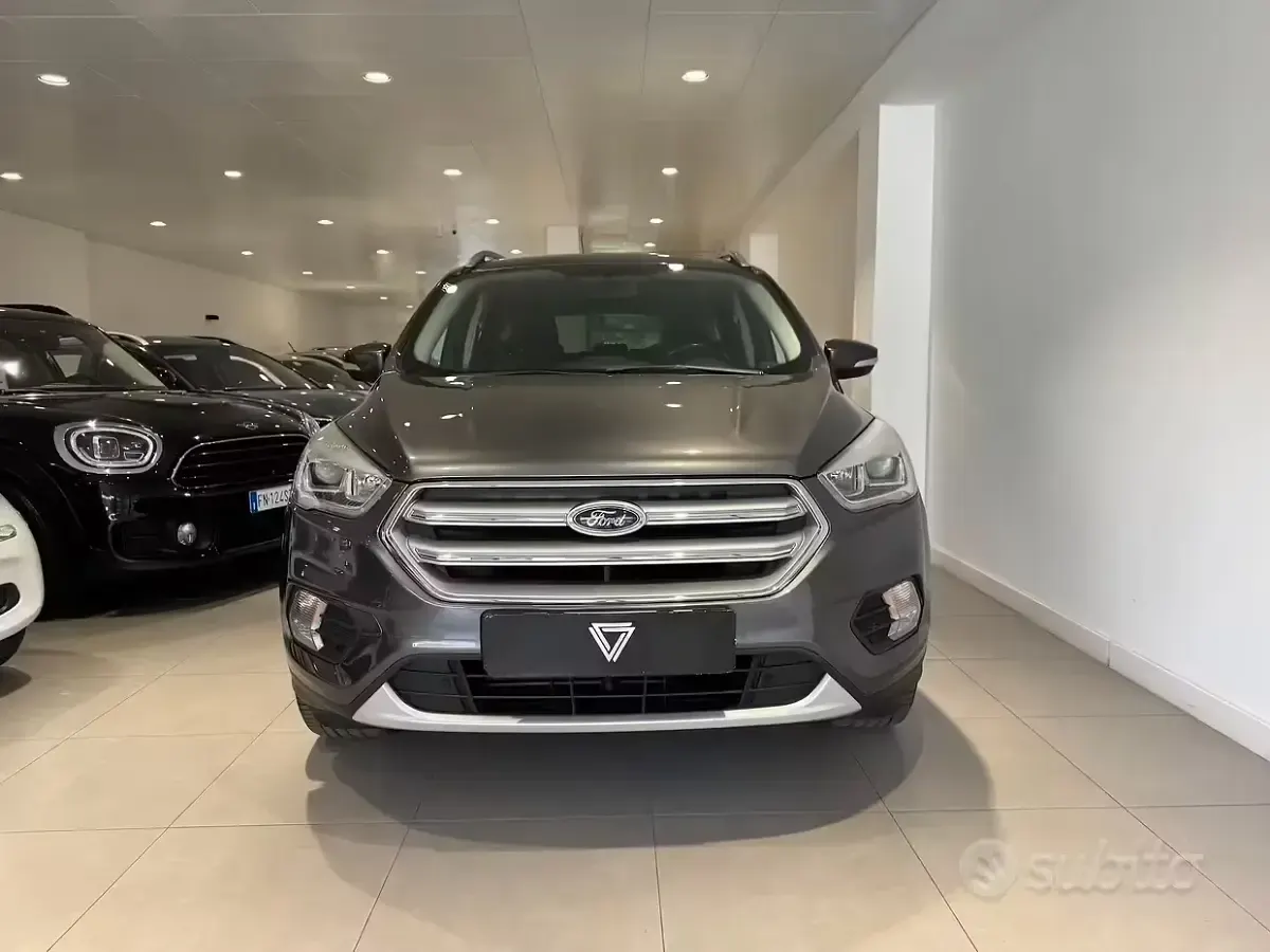 Usata Ford Kuga S 120 CV (88 kW) 2018 Grigio SUV