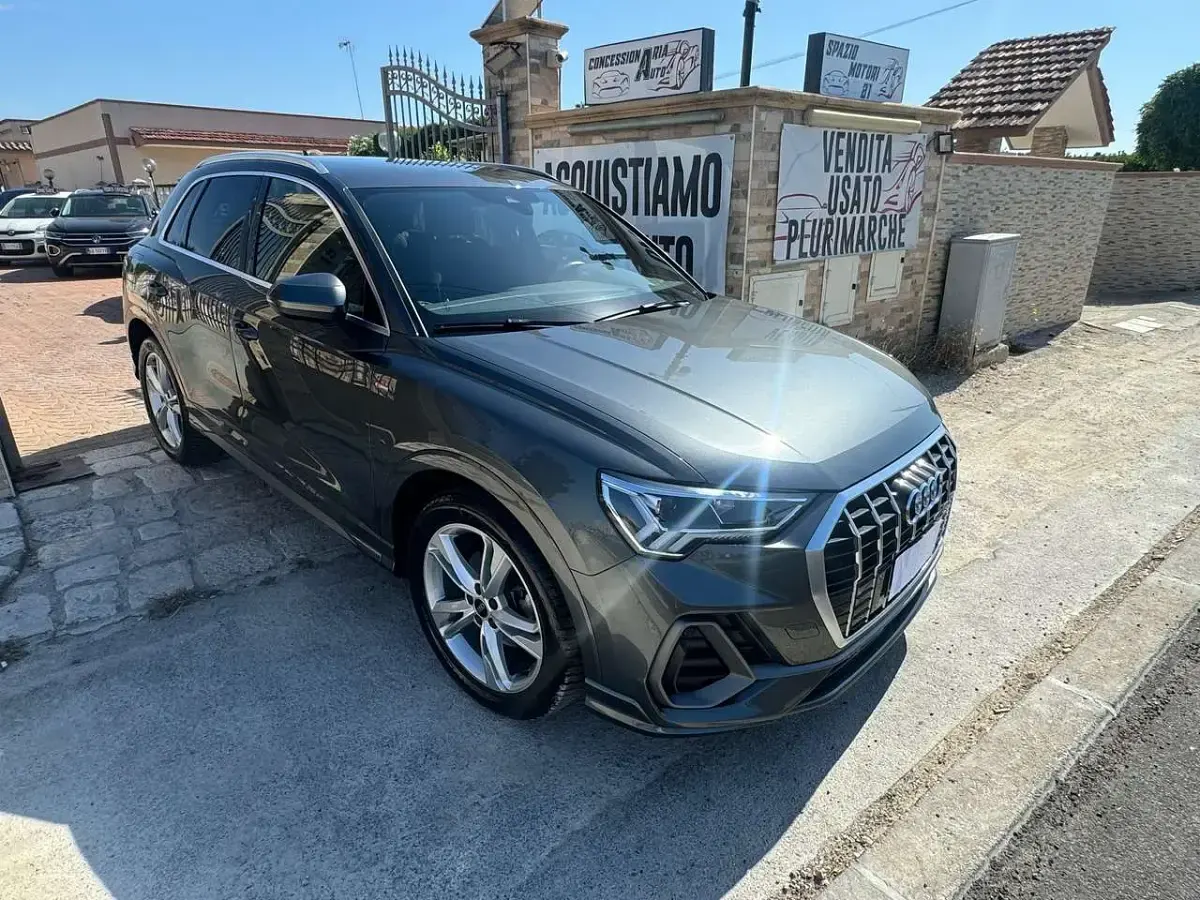 Usata Audi Q3 Sportback S-Line 150 CV (110 kW) 2024 Grigio SUV