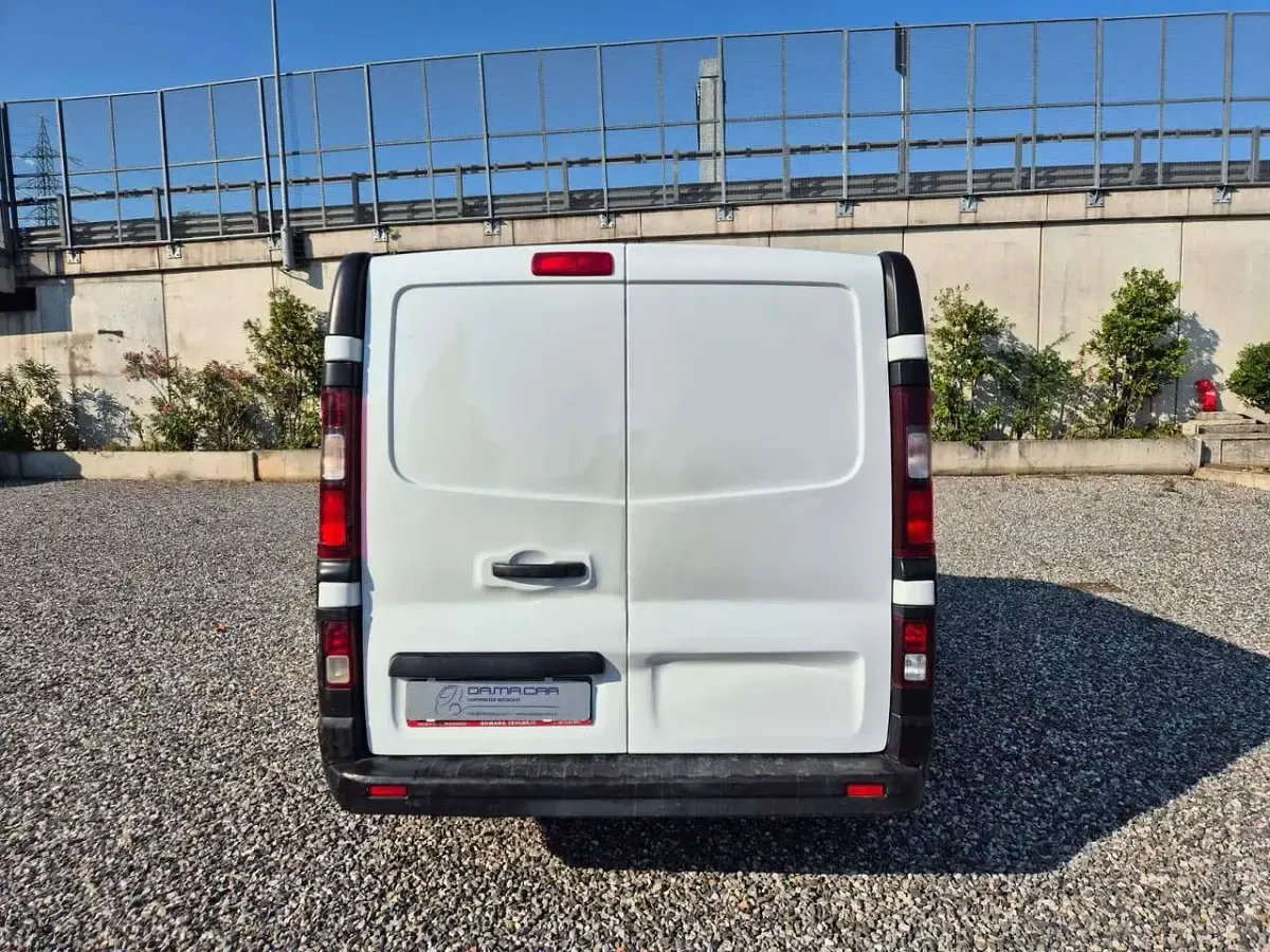 Usata Renault Trafic 110 CV (80 kW) 2022 Bianco Monovolume