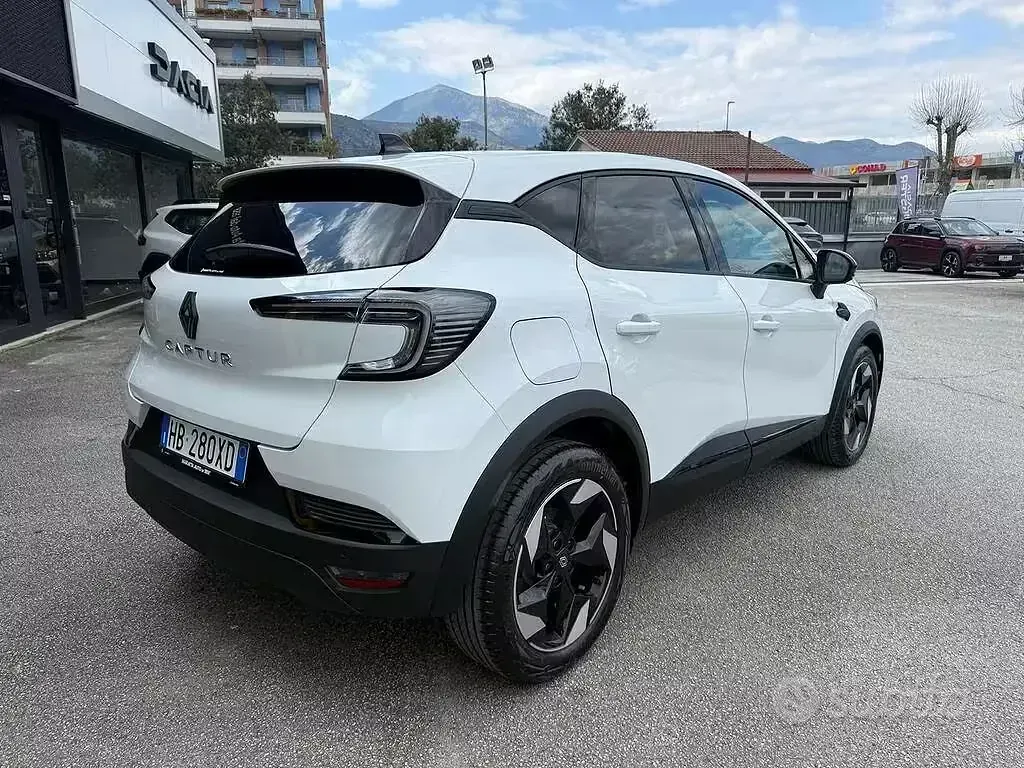 Nuova Renault Captur Techno 101 CV (74 kW) 2026 Bianco SUV