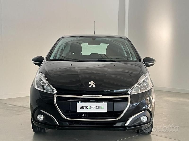 Usata Peugeot 208 Allure 82 CV (60 kW) 2017 Blu Utilitaria