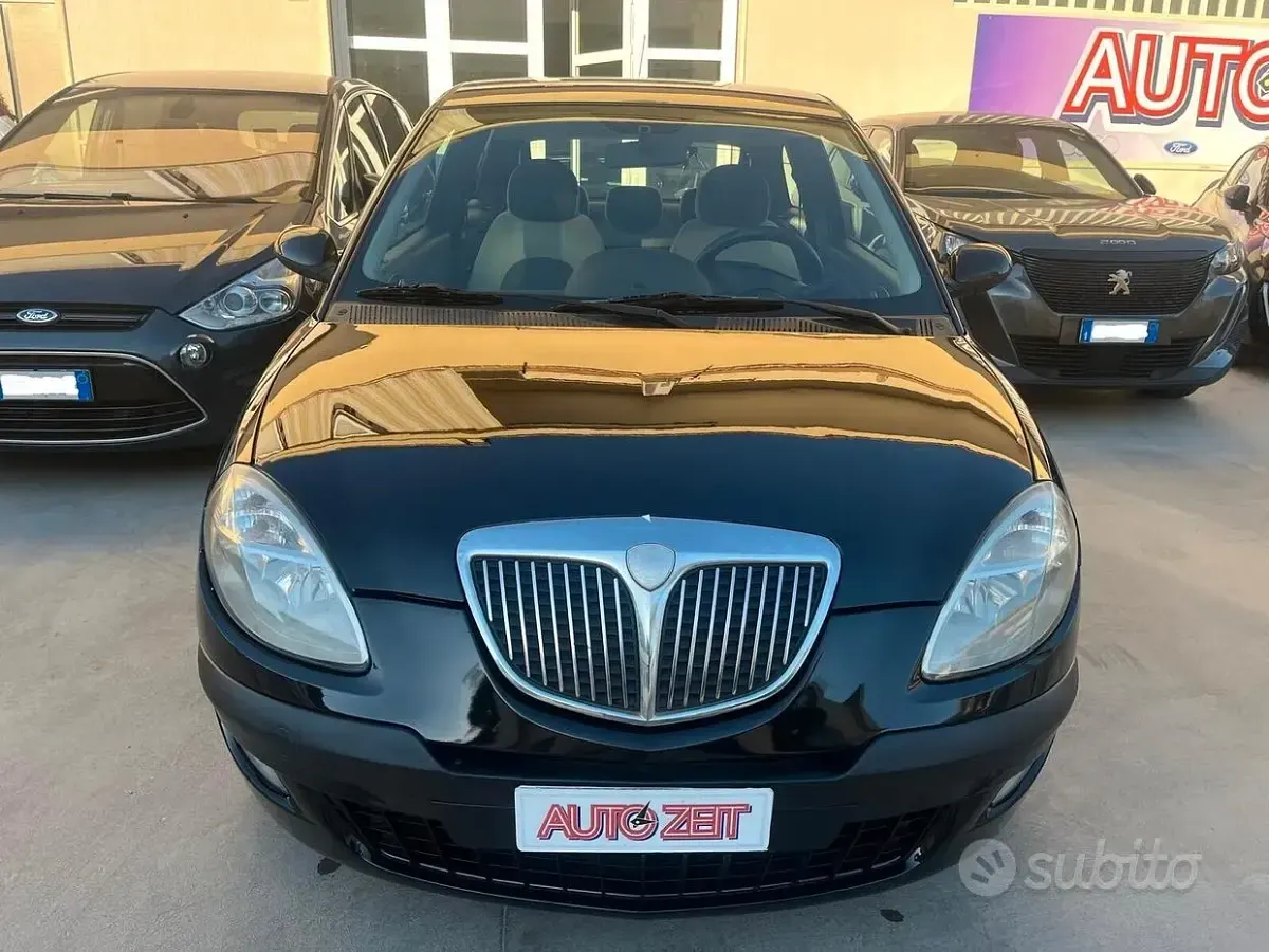 Usata Lancia Ypsilon 60 CV (44 kW) 2005 Nero Utilitaria