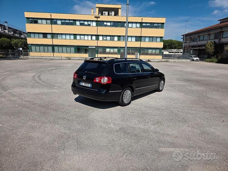 Usata VW Passat Sportline 140 CV (102 kW) 2008 Nero Station wagon