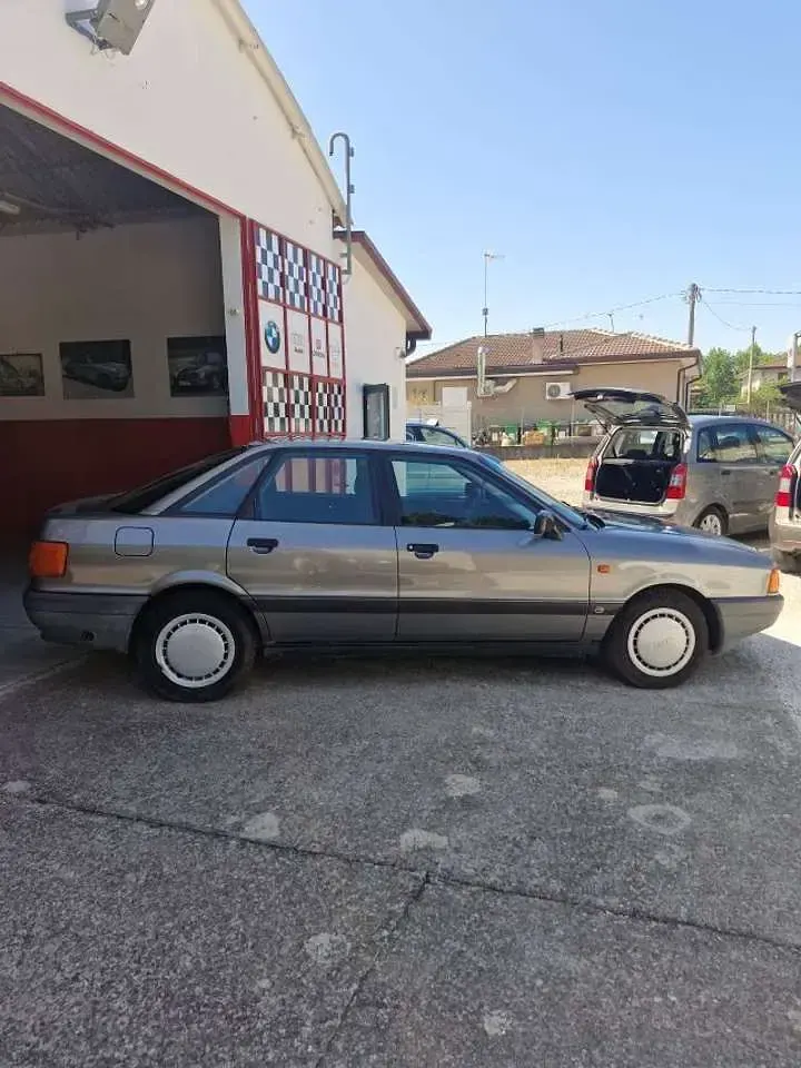 Usata Audi 80 88 CV (64 kW) 1989 Grigio Berlina
