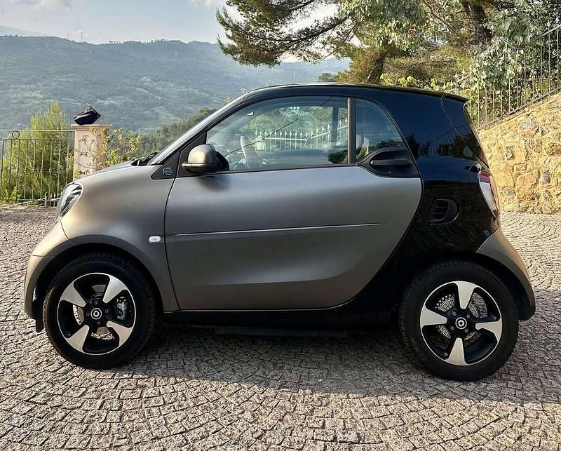 Usata Smart ForTwo Coupé Passion 41 kW (56 CV) 2023 Grigio Utilitaria