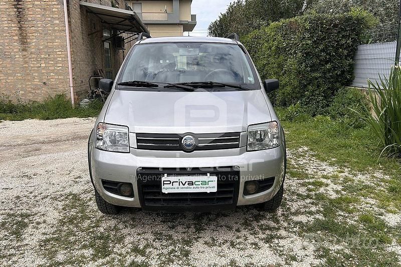 Occasion Fiat Panda 4x4 Climbing 60 ch (44 kW) 2007 Gris Citadine