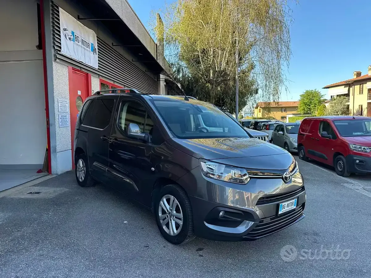 Usata Toyota Proace Verso City 102 CV (75 kW) 2020 Grigio Station wagon