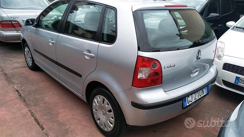 Usata VW Polo Trendline 75 CV (55 kW) 2003 Grigio Berlina