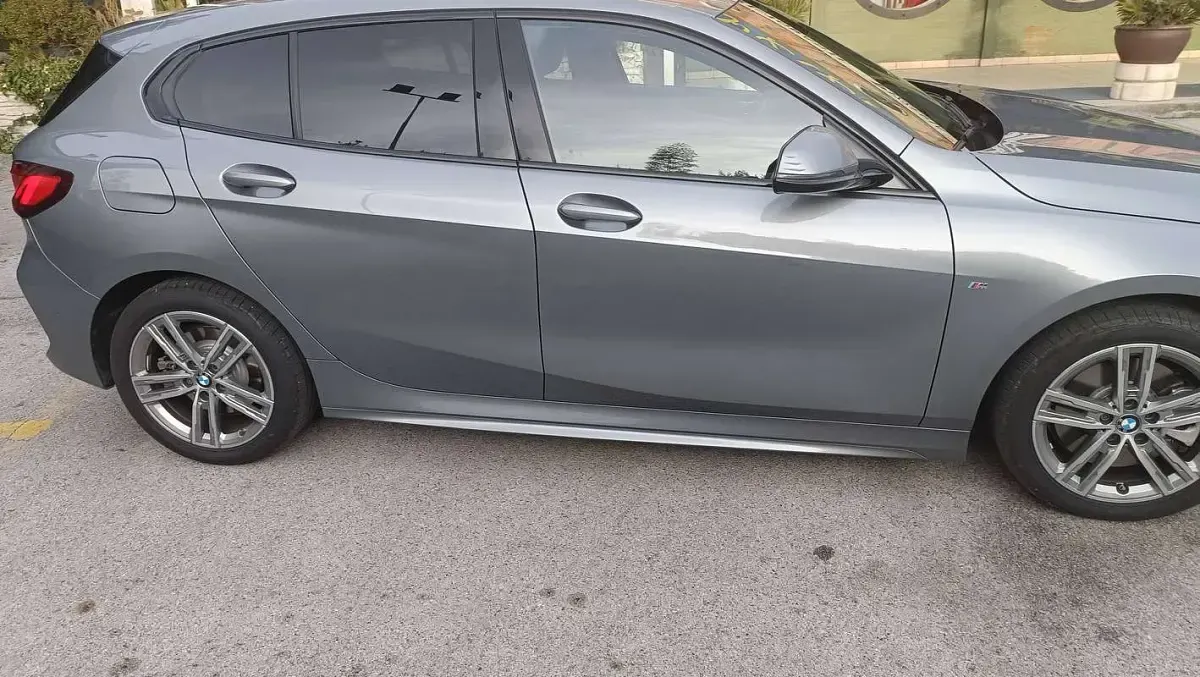 Usata BMW 120 M Sport 190 CV (139 kW) 2023 Argento Berlina