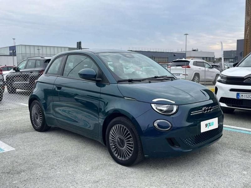 Usata Fiat 500e Icon 42 kW (58 CV) 2021 Blu/verde Berlina
