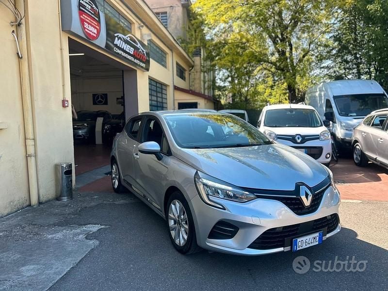 Usado Renault Clio V Intens 86 HP (63 kW) 2021 Cinzento Sedan