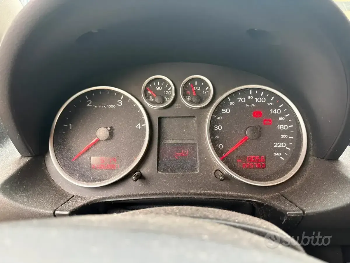Usata Audi A2 75 CV (55 kW) 2002 Nero Utilitaria