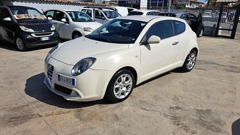 Usata Alfa Romeo MiTo Distinctive 85 CV (62 kW) 2014 Bianco Utilitaria