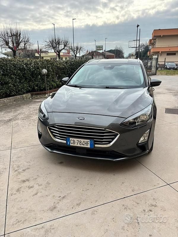 Grigio Usata 2020 Ford Focus Station wagon | 11.500 € (Buon prezzo) - Immagine 1/4