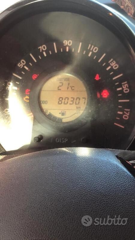 Usata Toyota Aygo 68 CV (50 kW) 2014 Rosso Utilitaria