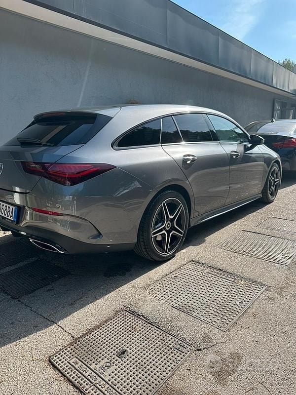 Begagnad Mercedes CLA200 Shooting Brake 163 HK (119 kW) 2024 Grå Kombi
