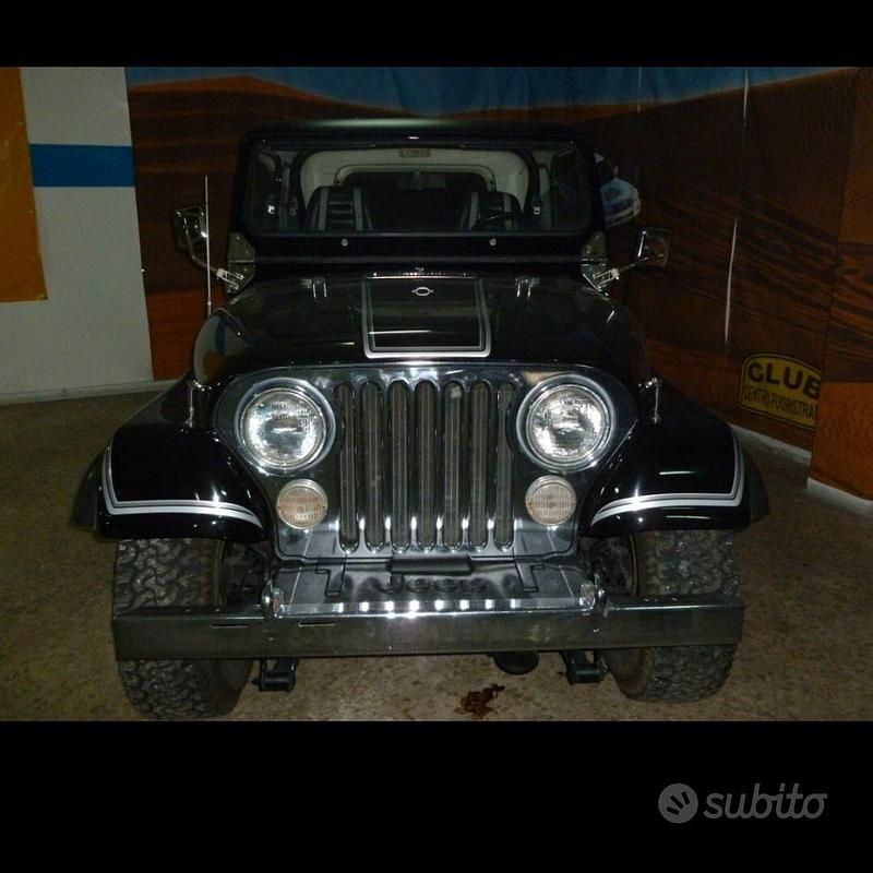 Usata Jeep CJ Laredo 122 CV (89 kW) 1981 Nero SUV