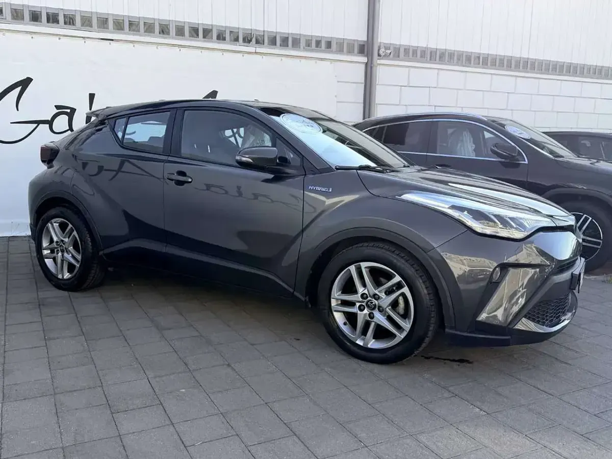 Usata Toyota C-HR Business Edition 98 CV (72 kW) 2022 Grigio SUV