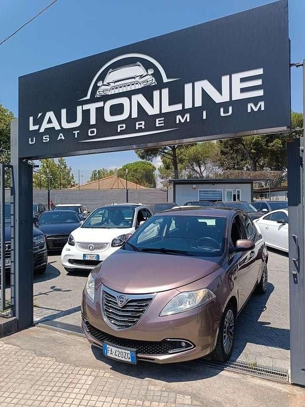 Lilla Usata 2015 Lancia Ypsilon S Due volumi | 8500 € (Buon prezzo) - Immagine 1/4