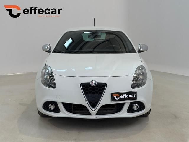 Gebraucht Alfa Romeo Giulietta Exclusive 150 PS (110 kW) 2015 Weiß Kleinwagen