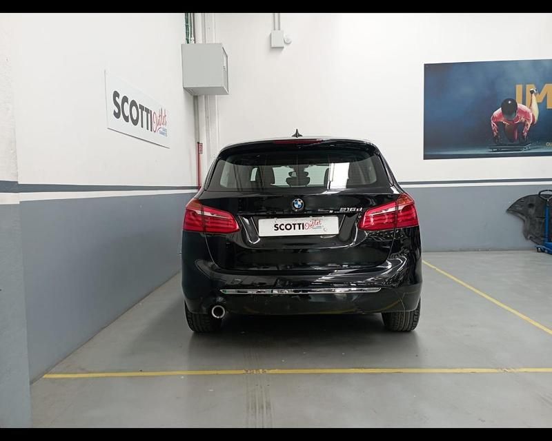 Usata BMW 216 Luxury Line 116 CV (85 kW) 2020 Nero Station wagon