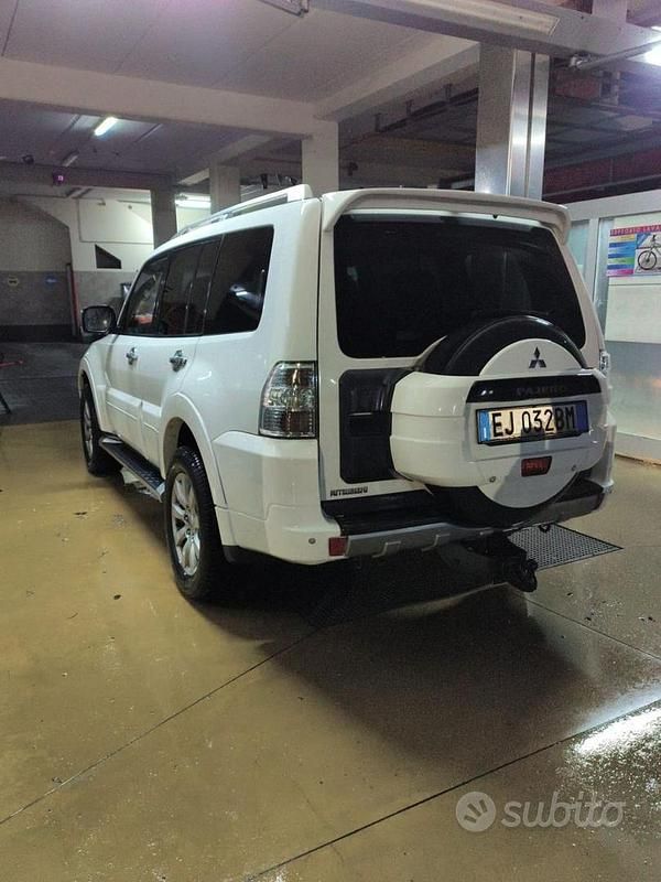 Usata Mitsubishi Pajero Intense 200 CV (147 kW) 2011 Bianco SUV