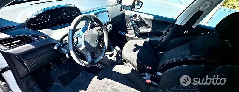 Usata Peugeot 208 Allure 75 CV (55 kW) 2018 Bianco Utilitaria
