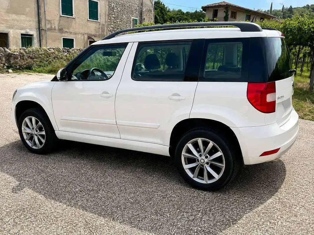 Usata Skoda Yeti Elegance 105 CV (77 kW) 2014 Bianco SUV