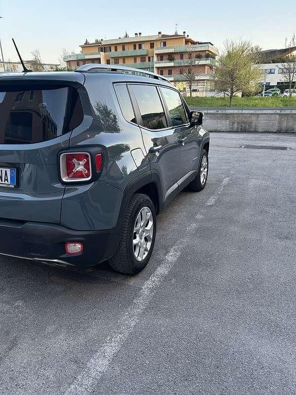Usata Jeep Renegade Limited 140 CV (102 kW) 2016 SUV