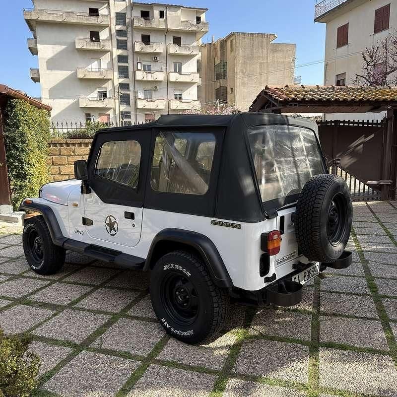 Usata Jeep Wrangler Laredo 103 CV (75 kW) 1992 SUV