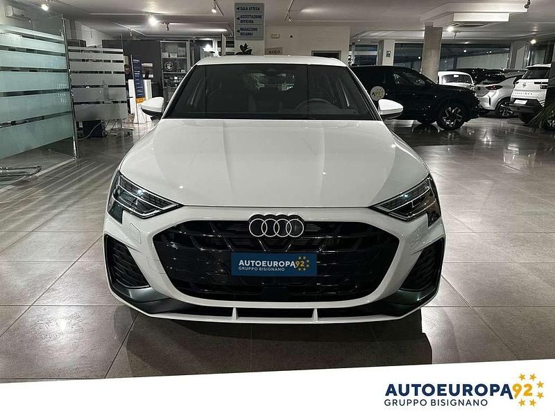 Bianco Nuova 2026 Audi A3 S-Line Berlina | 39.900 € (Ottimo prezzo) - Immagine 1/4