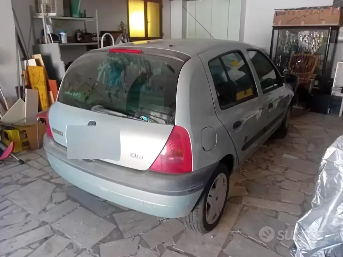 Usata Renault Clio 58 CV (42 kW) 2000 Grigio Berlina