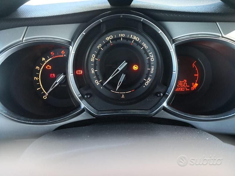 Occasion Citroën DS3 Chic 70 ch (51 kW) 2011 Noir Citadine