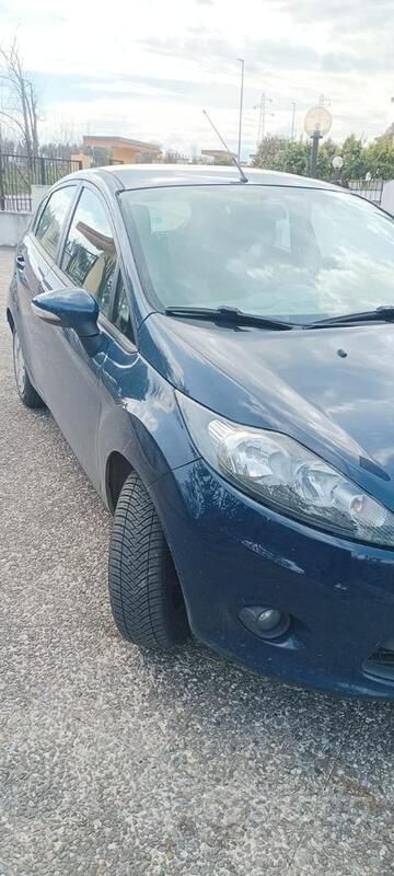Usata Ford Fiesta 2011 Blu Utilitaria