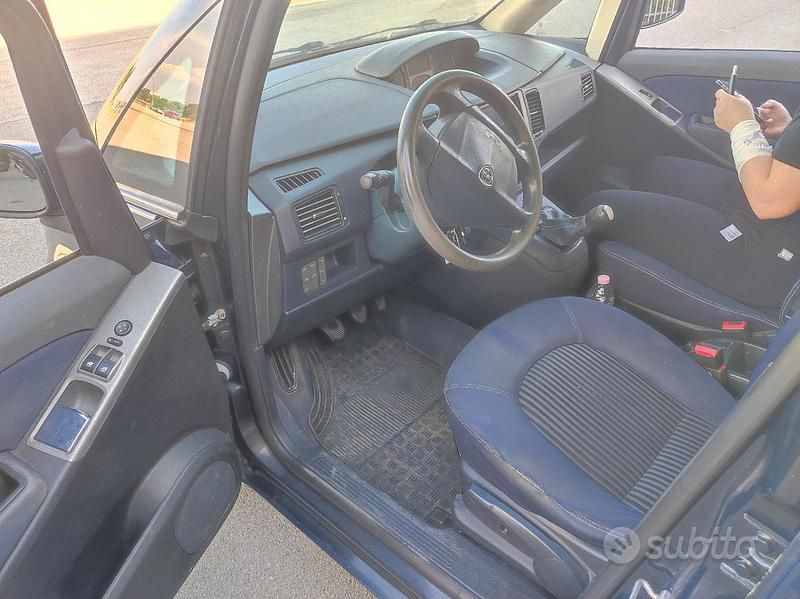 Usata Lancia Musa 90 CV (66 kW) 2008 Blu Monovolume