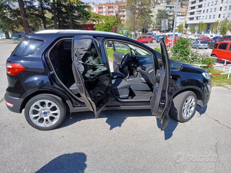 Usata Ford Ecosport 125 CV (91 kW) 2021 Nero SUV