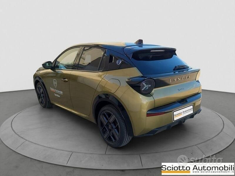 Usata Lancia Ypsilon 100 CV (73 kW) 2024 Oro Utilitaria