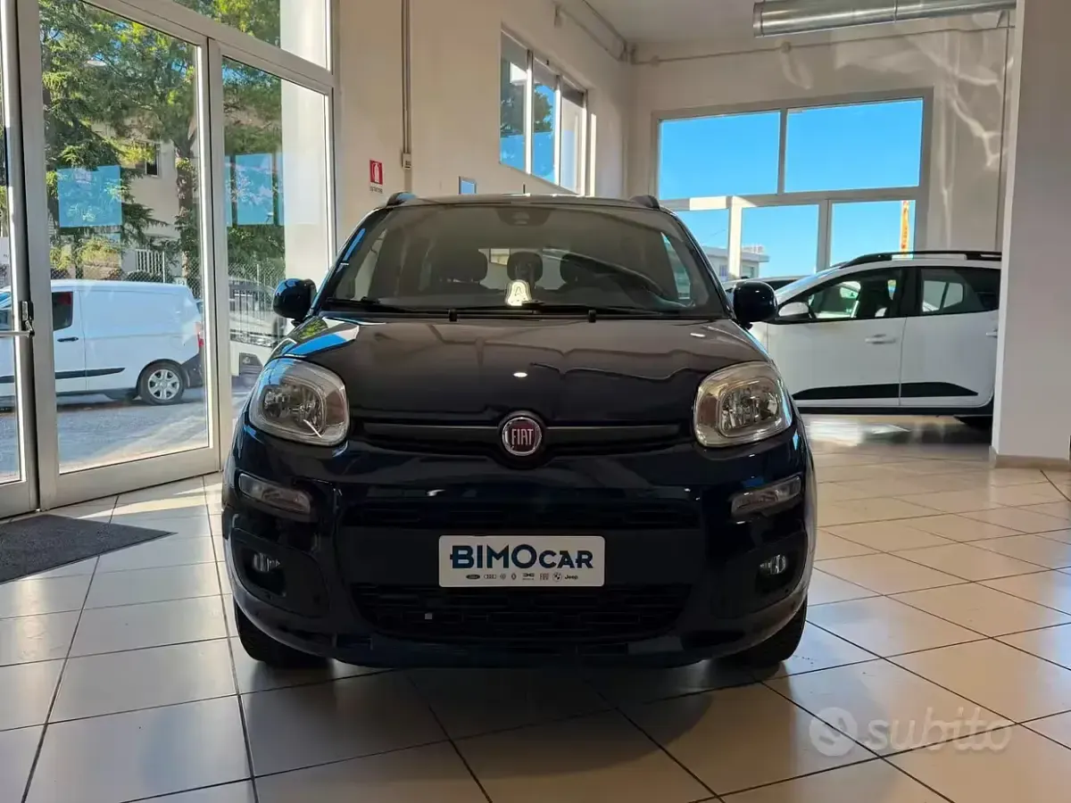 Usata Fiat Panda Lounge 71 CV (52 kW) 2020 Blu notte Utilitaria