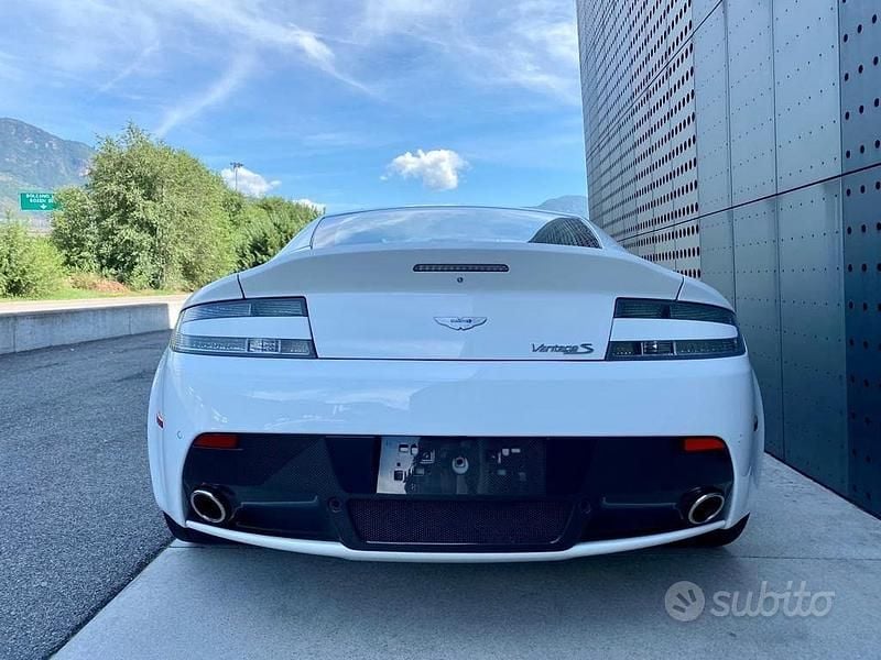 Usata Aston Martin V8 Vantage 436 CV (320 kW) 2013 Bianco perlato Coupé