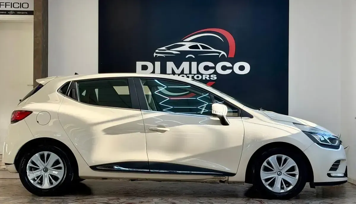 Usata Renault Clio IV Zen 75 CV (55 kW) 2016 Beige Berlina