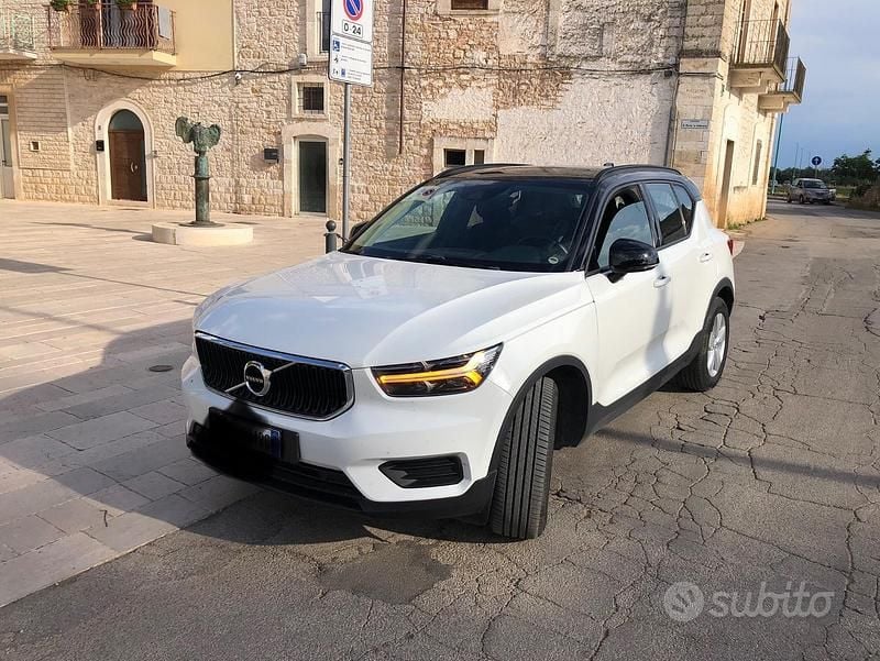 Usata Volvo XC40 Momentum 150 CV (110 kW) 2019 Bianco SUV