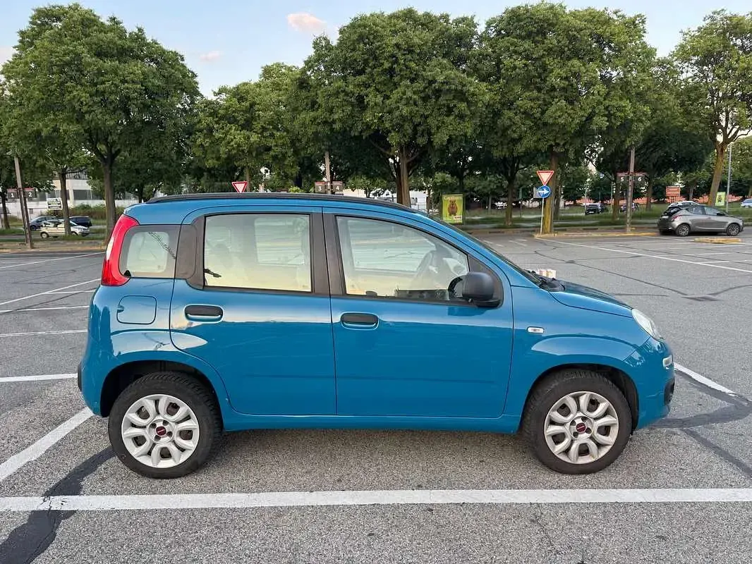 Usata Fiat Panda Lounge 80 CV (58 kW) 2012 Blu/azzurro Utilitaria
